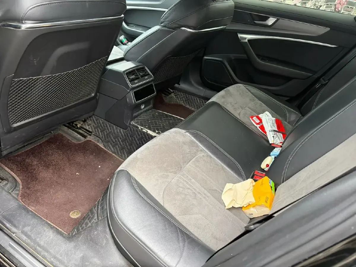 2022 Audi A6L 2.0T 224HP L4 7DCT,autocango,china used car exporter,china ev exporter,chinese used car exporter,chinese used ev exporter