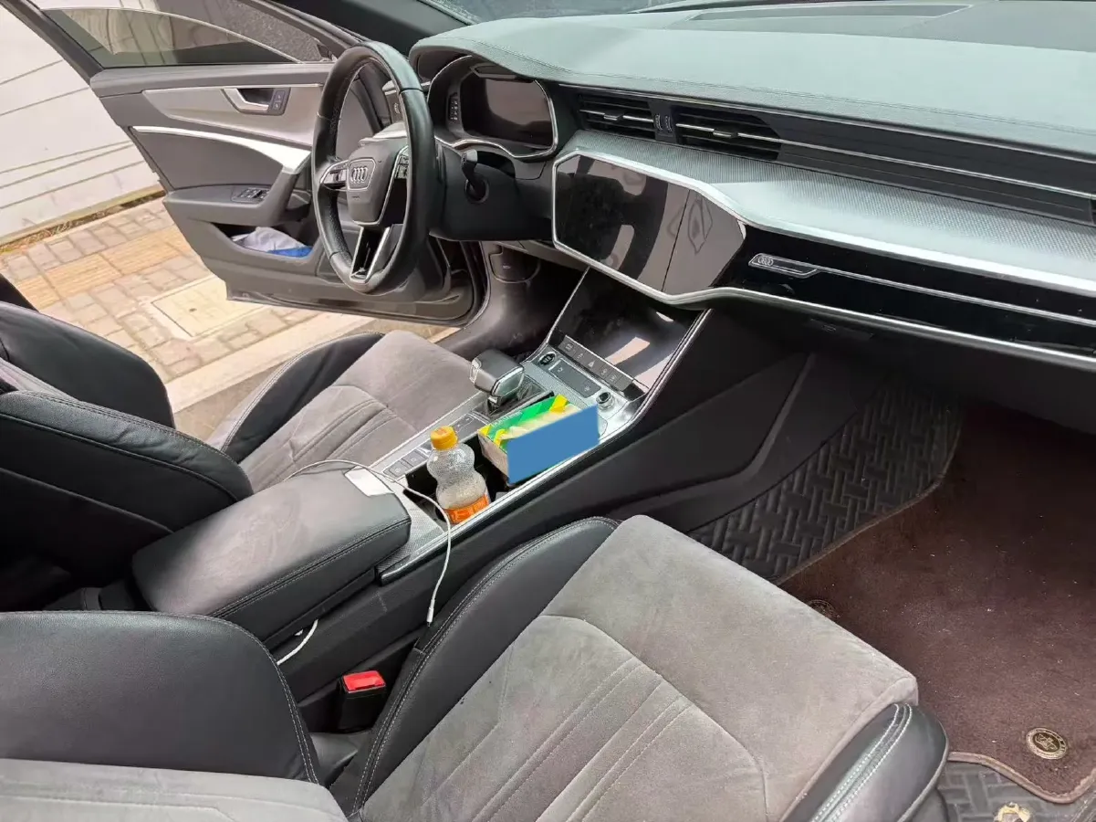 2022 Audi A6L 2.0T 224HP L4 7DCT,autocango,china used car exporter,china ev exporter,chinese used car exporter,chinese used ev exporter