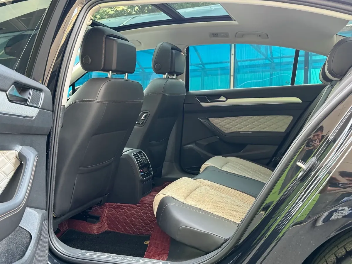 2023 Volkswagen Magotan 2.0T 186HP L4 7DCT,autocango,china used car exporter,china ev exporter,chinese used car exporter,chinese used ev exporter