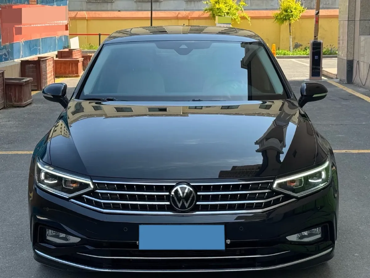 2023 Volkswagen Magotan 2.0T 186HP L4 7DCT,autocango,china used car exporter,china ev exporter,chinese used car exporter,chinese used ev exporter