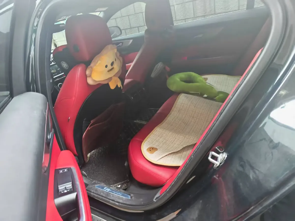 2021 Jaguar XEL 2.0T 250HP L4 8AT,autocango,china used car exporter,china ev exporter,chinese used car exporter,chinese used ev exporter