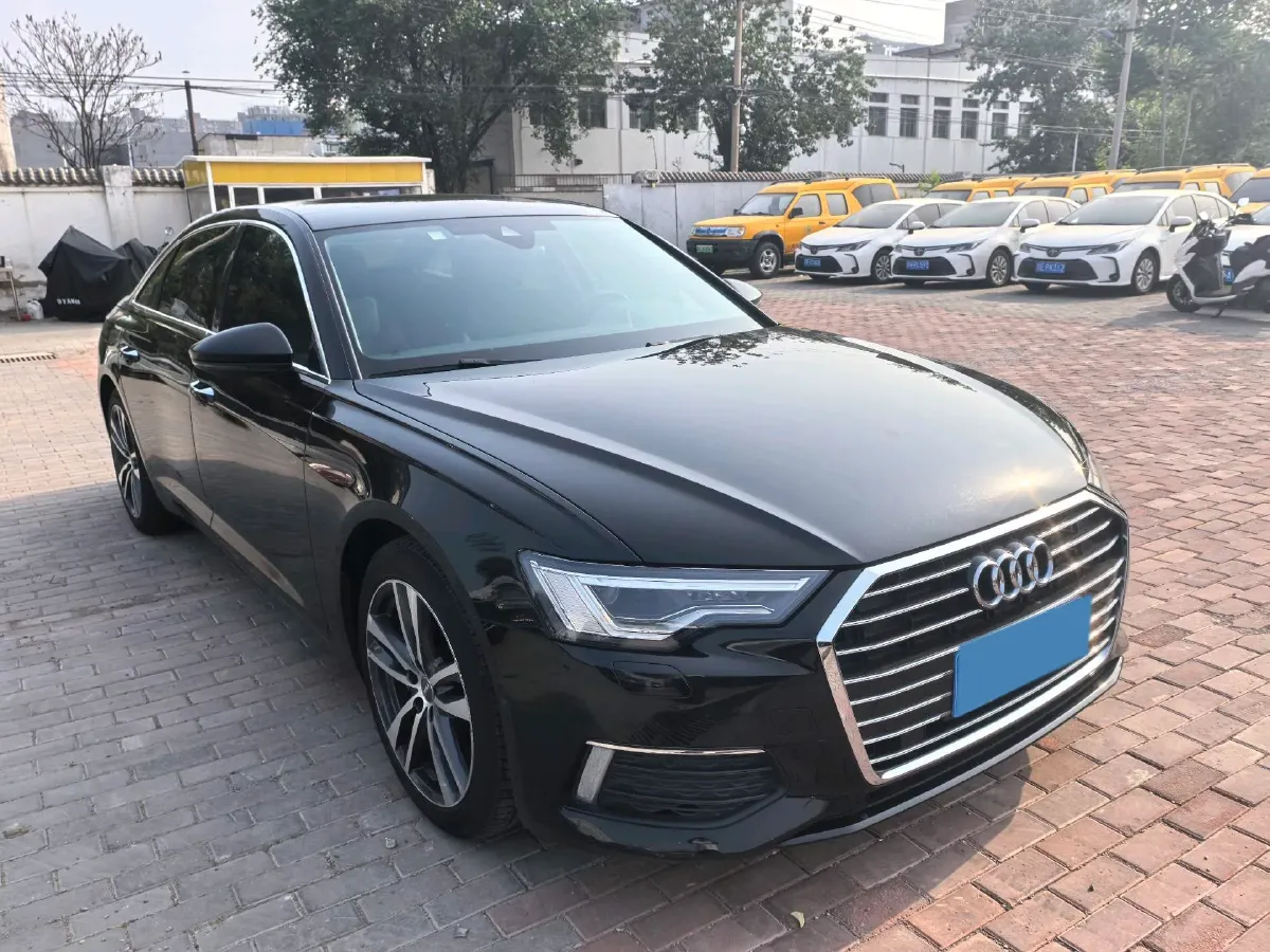 2021 Audi A6L 2.0T 224HP L4 7DCT,autocango,china used car exporter,china ev exporter,chinese used car exporter,chinese used ev exporter