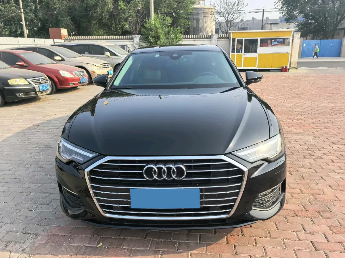 2021 Audi A6L 2.0T 224HP L4 7DCT,autocango,china used car exporter,china ev exporter,chinese used car exporter,chinese used ev exporter