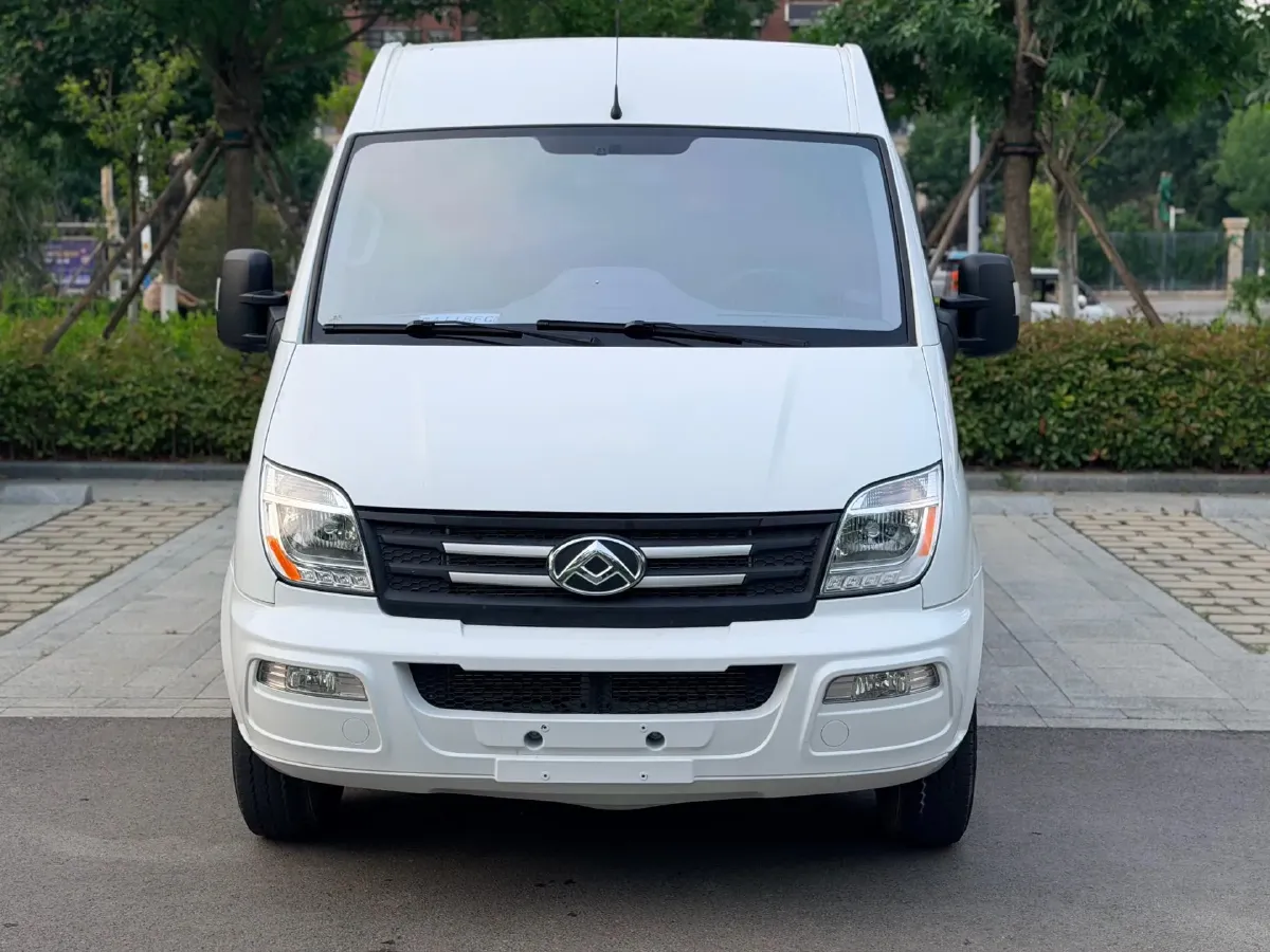 2019 MAXUS XinTu V80 2.0T 139HP L4 6MT,autocango,china used car exporter,china ev exporter,chinese used car exporter,chinese used ev exporter