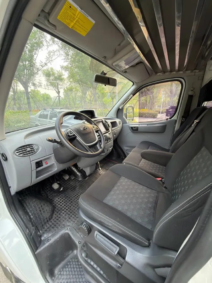 2019 MAXUS XinTu V80 2.0T 139HP L4 6MT,autocango,china used car exporter,china ev exporter,chinese used car exporter,chinese used ev exporter