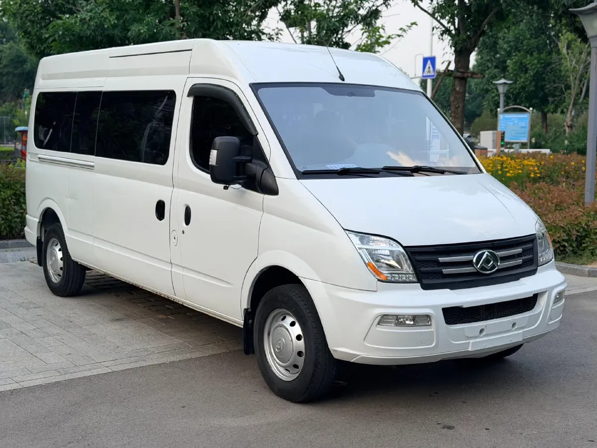 2019 MAXUS XinTu V80 2.0T 139HP L4 6MT,autocango,china used car exporter,china ev exporter,chinese used car exporter,chinese used ev exporter