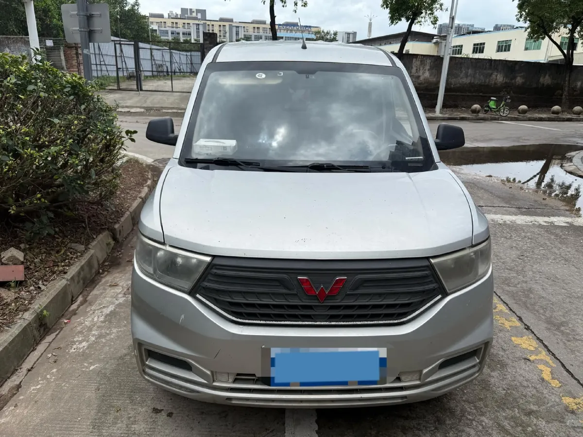 2019 WuLing HongGuang V 1.5L 105HP L4 5MT,autocango,china used car exporter,china ev exporter,chinese used car exporter,chinese used ev exporter