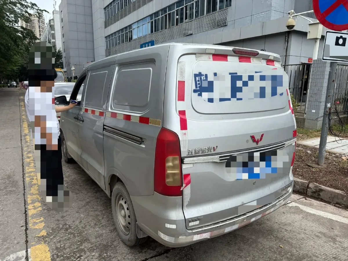 2019 WuLing HongGuang V 1.5L 105HP L4 5MT,autocango,china used car exporter,china ev exporter,chinese used car exporter,chinese used ev exporter