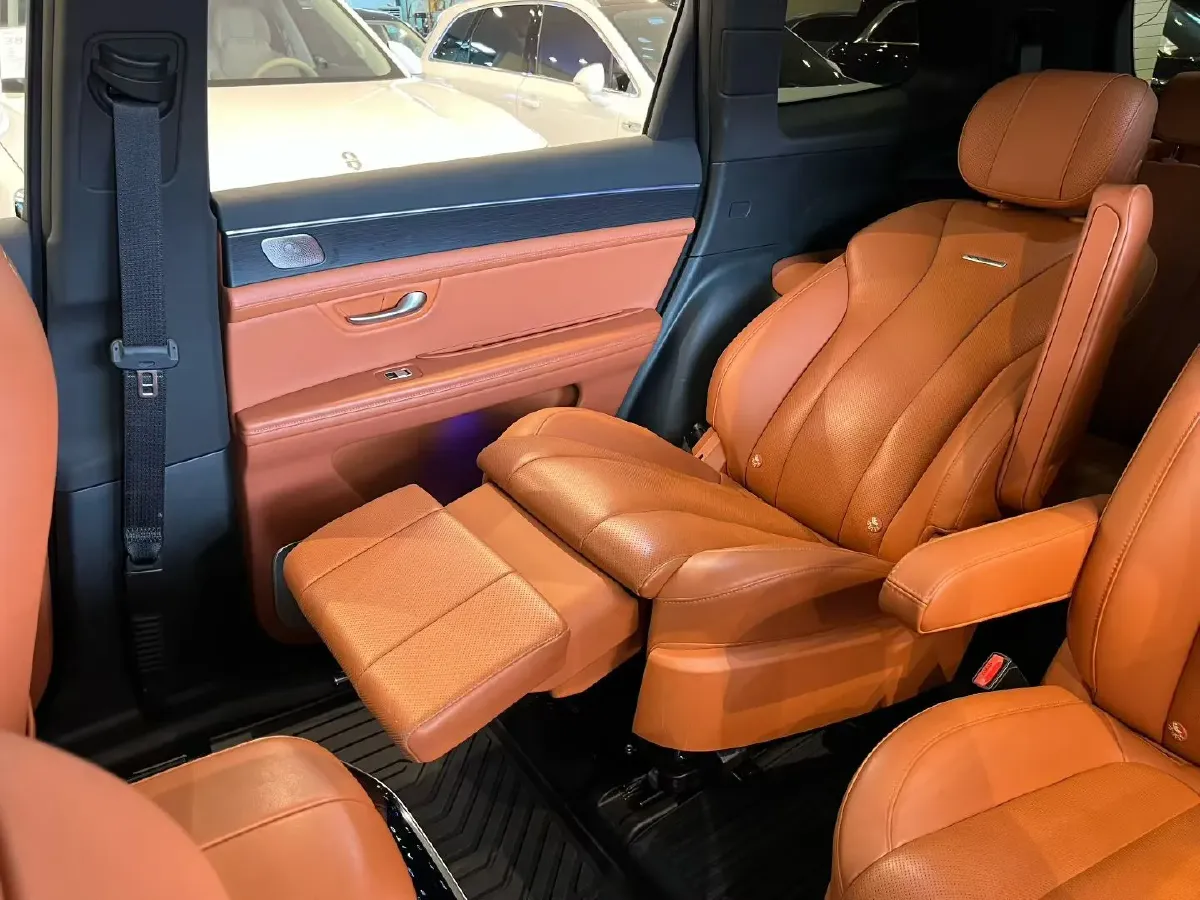 2024 AITO AITO M7 1.5T 152HP L4 REEV 42KWH,autocango,china used car exporter,china ev exporter,chinese used car exporter,chinese used ev exporter