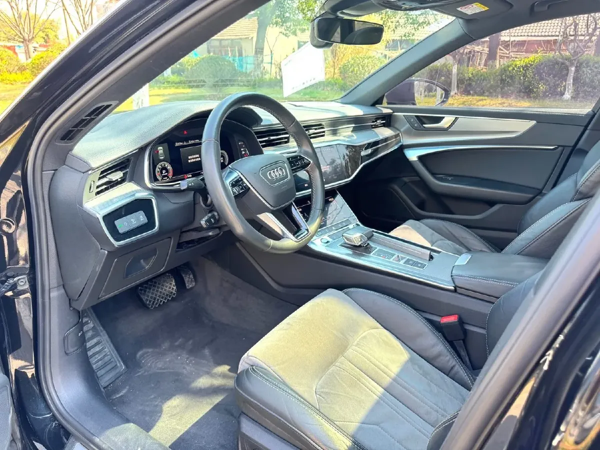 2021 Audi A6L 2.0T 190HP L4 7DCT,autocango,china used car exporter,china ev exporter,chinese used car exporter,chinese used ev exporter