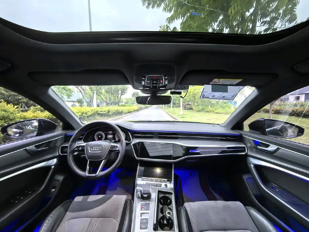 2020 Audi A6L 2.0T 190HP L4 7DCT,autocango,china used car exporter,china ev exporter,chinese used car exporter,chinese used ev exporter