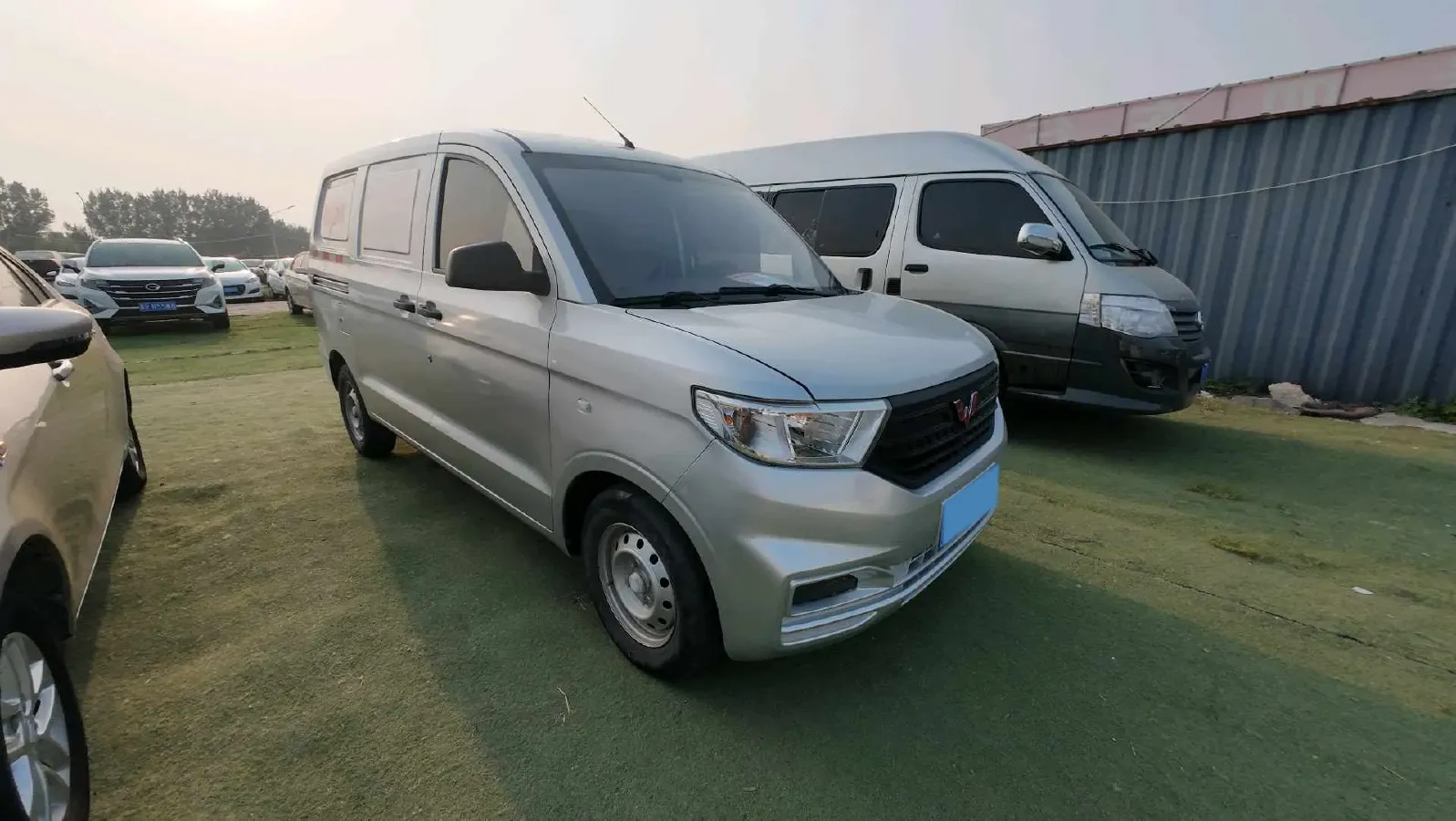 2019 WuLing HongGuang V 1.5L 99HP L4 6MT,autocango,china used car exporter,china ev exporter,chinese used car exporter,chinese used ev exporter