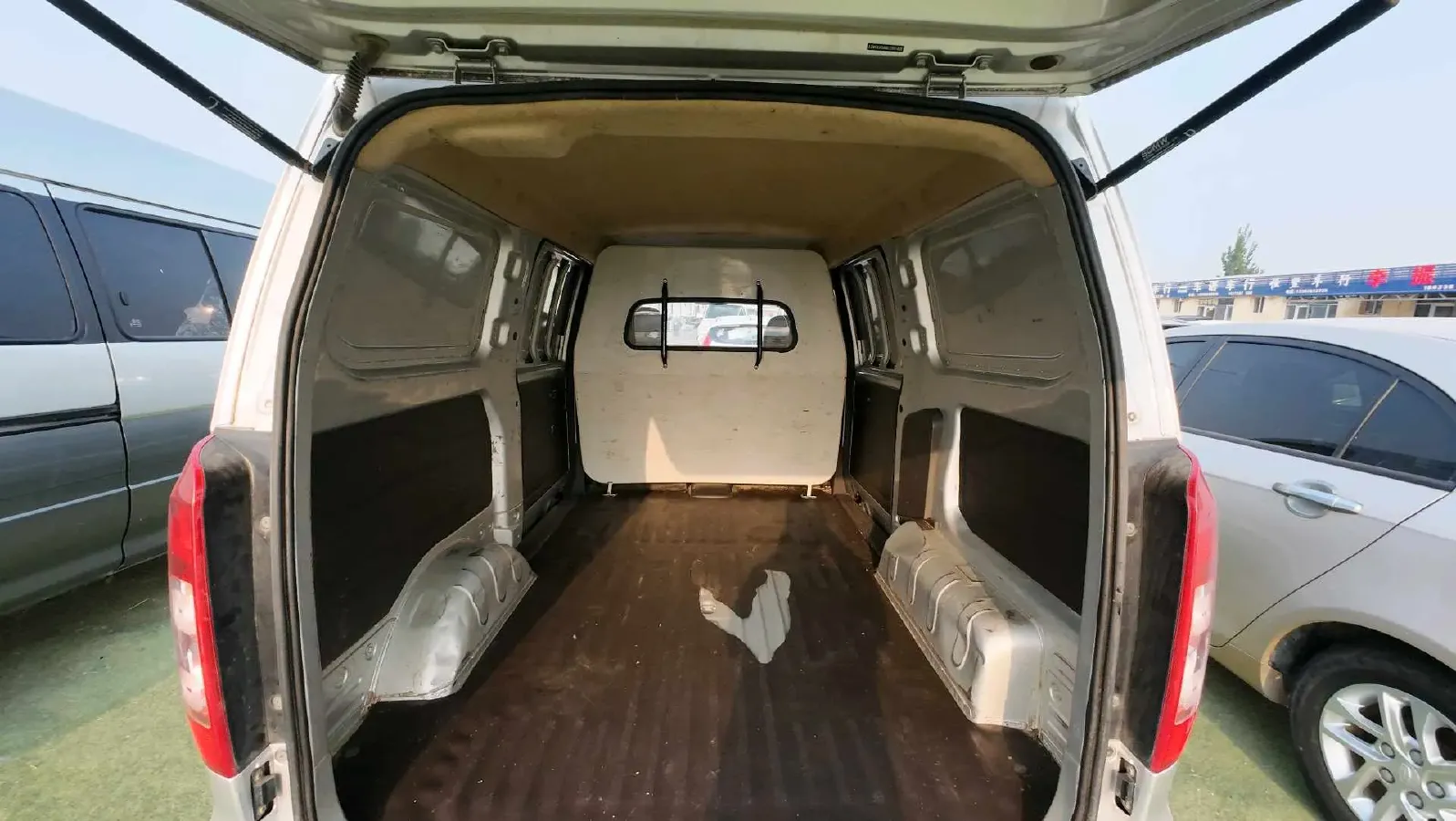2019 WuLing HongGuang V 1.5L 99HP L4 6MT,autocango,china used car exporter,china ev exporter,chinese used car exporter,chinese used ev exporter