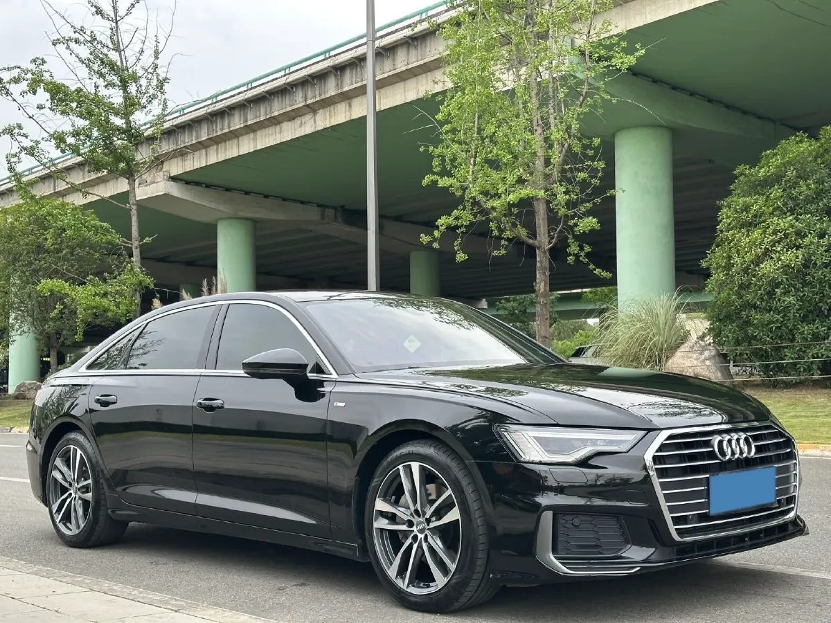 2021 Audi A6L 2.0T 190HP L4 7DCT,autocango,china used car exporter,china ev exporter,chinese used car exporter,chinese used ev exporter