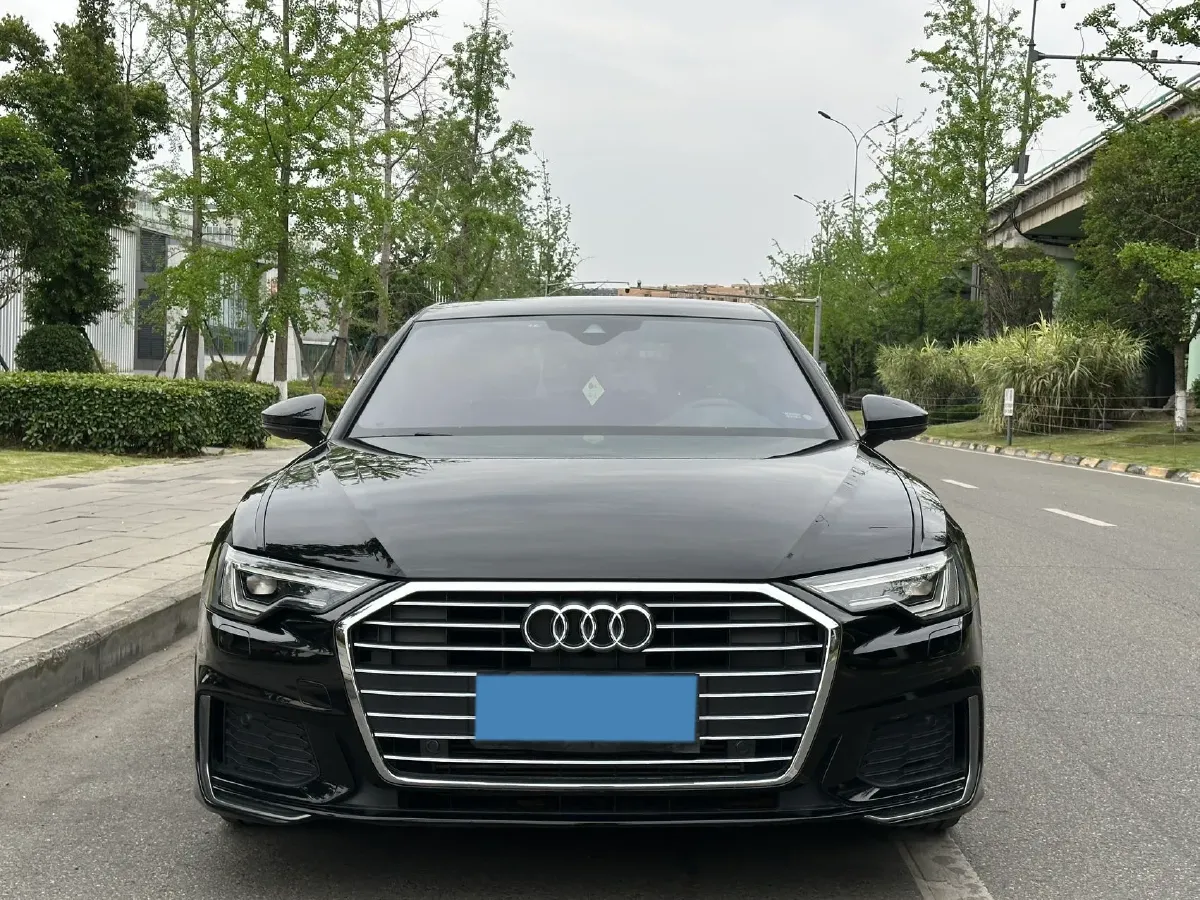 2021 Audi A6L 2.0T 190HP L4 7DCT,autocango,china used car exporter,china ev exporter,chinese used car exporter,chinese used ev exporter