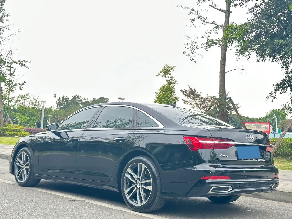 2021 Audi A6L 2.0T 190HP L4 7DCT,autocango,china used car exporter,china ev exporter,chinese used car exporter,chinese used ev exporter