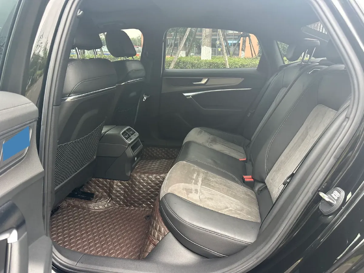 2021 Audi A6L 2.0T 190HP L4 7DCT,autocango,china used car exporter,china ev exporter,chinese used car exporter,chinese used ev exporter