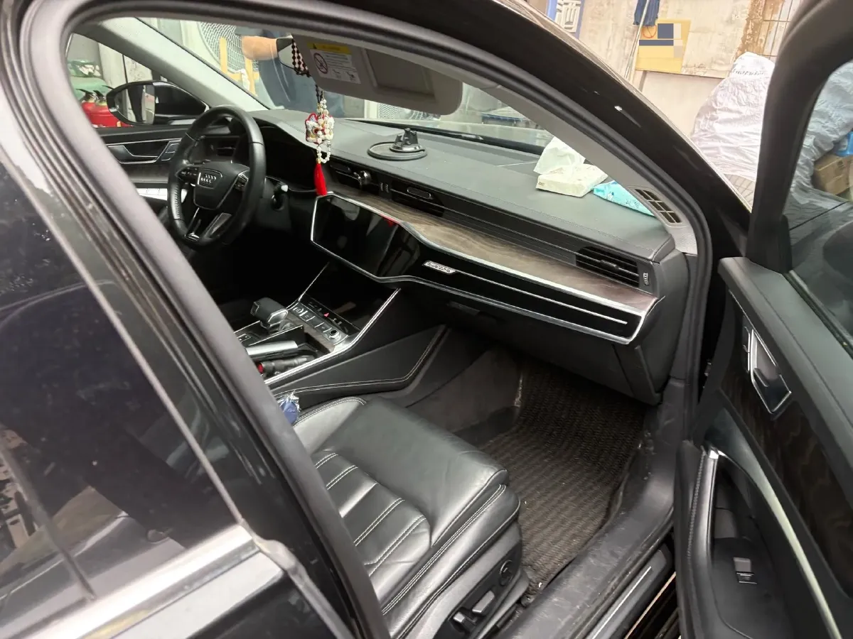 2020 Audi A6L 2.0T 224HP L4 7DCT,autocango,china used car exporter,china ev exporter,chinese used car exporter,chinese used ev exporter