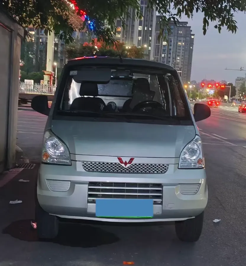 2022 WuLing RongGuang Mini Truck EV BEV 41.5KWH,autocango,china used car exporter,china ev exporter,chinese used car exporter,chinese used ev exporter