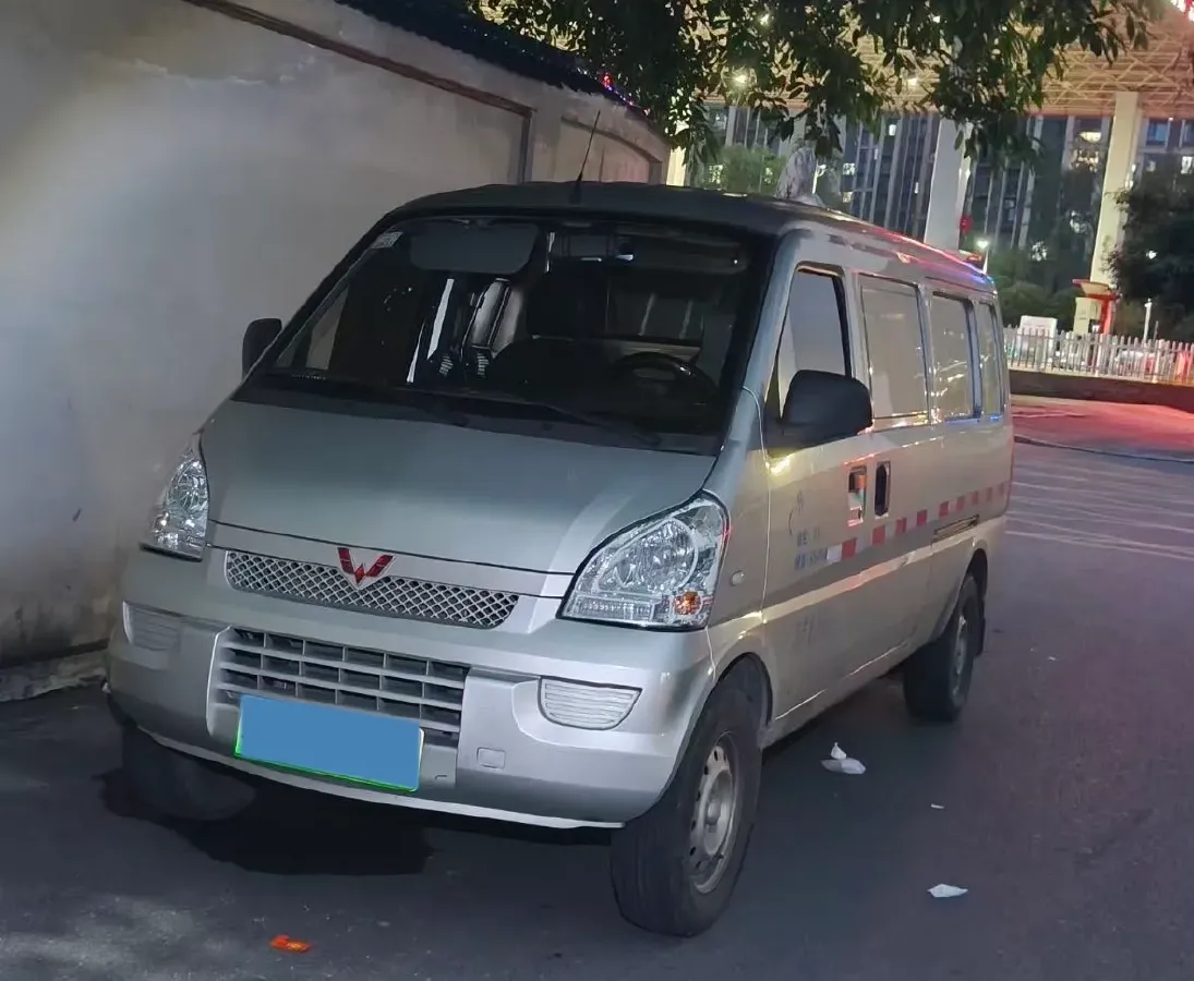 2022 WuLing RongGuang Mini Truck EV BEV 41.5KWH,autocango,china used car exporter,china ev exporter,chinese used car exporter,chinese used ev exporter
