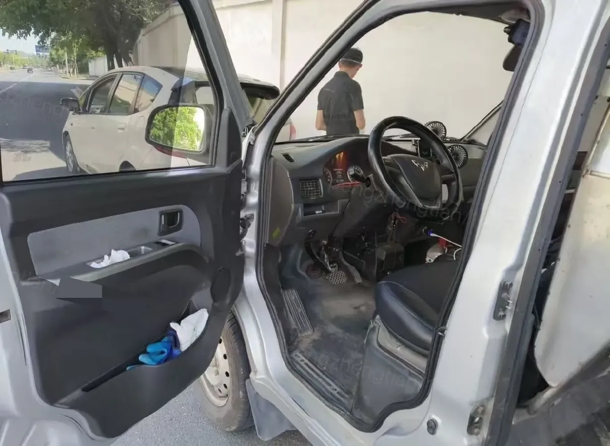 2022 WuLing RongGuang Mini Truck EV BEV 41.5KWH,autocango,china used car exporter,china ev exporter,chinese used car exporter,chinese used ev exporter