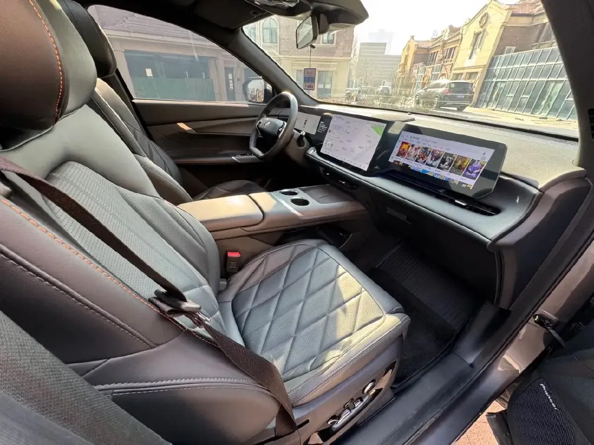 2025 ChangAn CS75 Plus 2.0T 233HP L4 8AT,autocango,china used car exporter,china ev exporter,chinese used car exporter,chinese used ev exporter