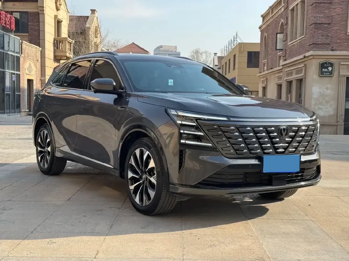 2025 ChangAn CS75 Plus 2.0T 233HP L4 8AT,autocango,china used car exporter,china ev exporter,chinese used car exporter,chinese used ev exporter