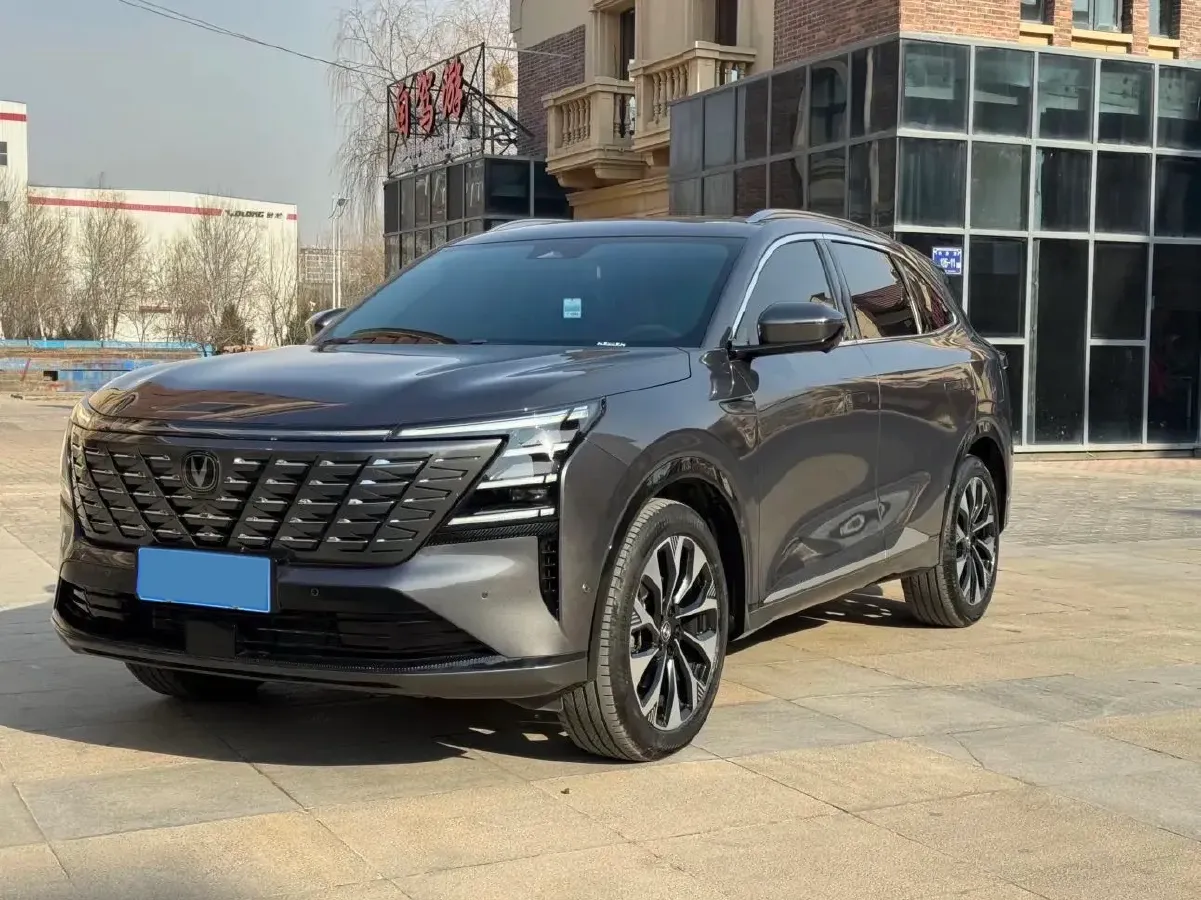 2025 ChangAn CS75 Plus 2.0T 233HP L4 8AT,autocango,china used car exporter,china ev exporter,chinese used car exporter,chinese used ev exporter