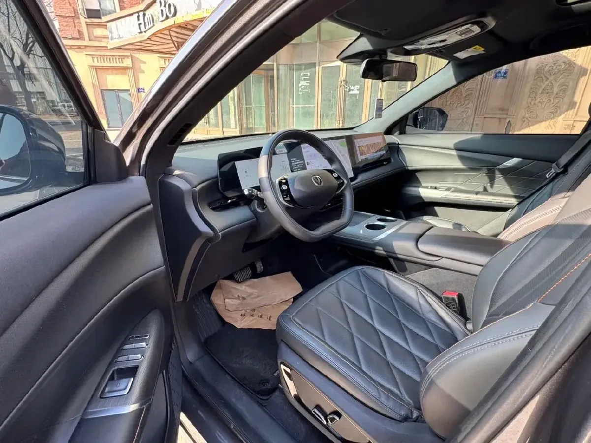 2025 ChangAn CS75 Plus 2.0T 233HP L4 8AT,autocango,china used car exporter,china ev exporter,chinese used car exporter,chinese used ev exporter