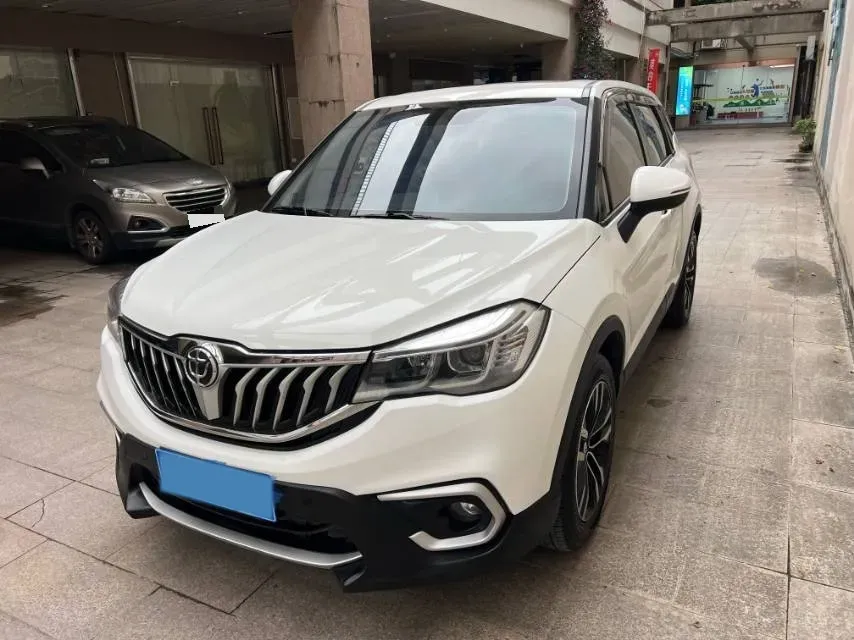 2020 Brilliance Auto V3 1.6L 118HP L4 5MT,autocango,china used car exporter,china ev exporter,chinese used car exporter,chinese used ev exporter