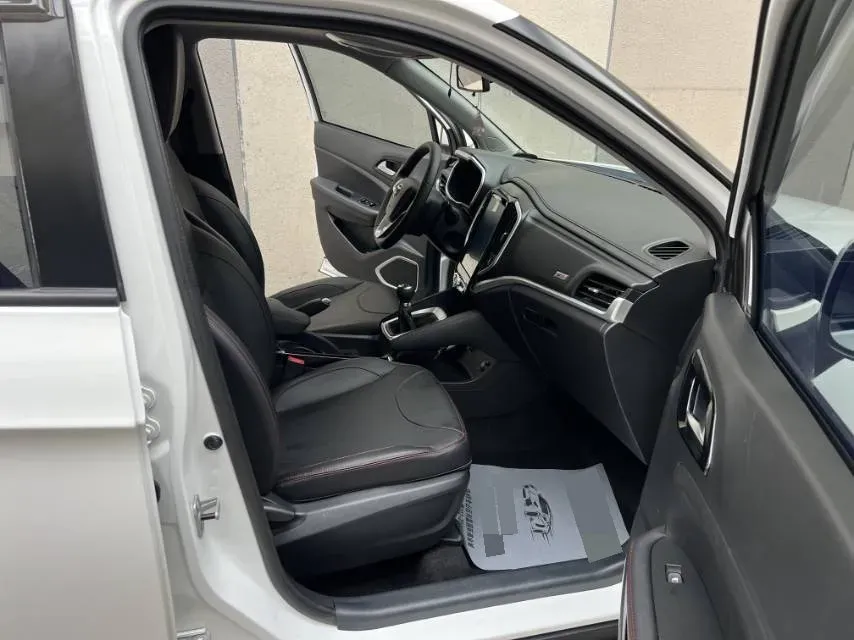 2020 Brilliance Auto V3 1.6L 118HP L4 5MT,autocango,china used car exporter,china ev exporter,chinese used car exporter,chinese used ev exporter