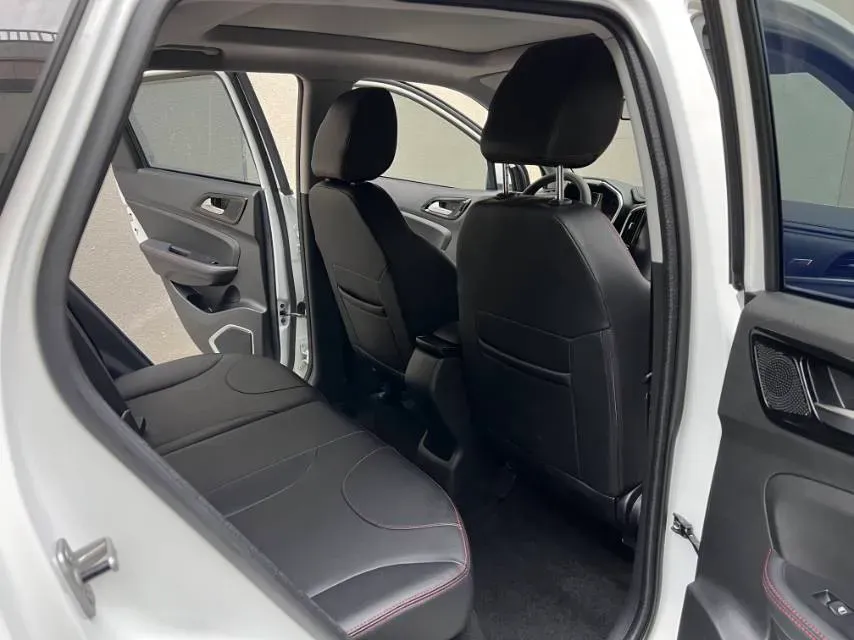 2020 Brilliance Auto V3 1.6L 118HP L4 5MT,autocango,china used car exporter,china ev exporter,chinese used car exporter,chinese used ev exporter