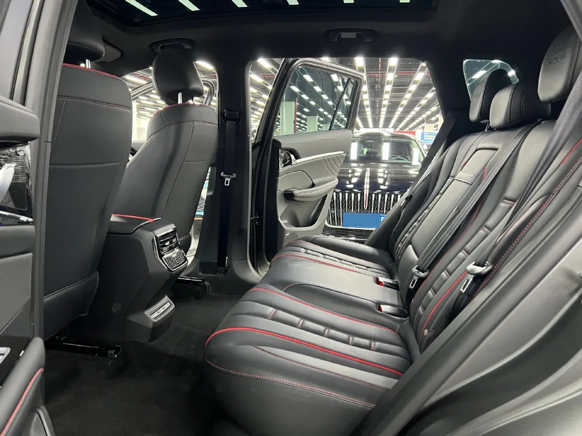 2022 Roewe RX5 MAX 2.0T 231HP L4 8AT,autocango,china used car exporter,china ev exporter,chinese used car exporter,chinese used ev exporter