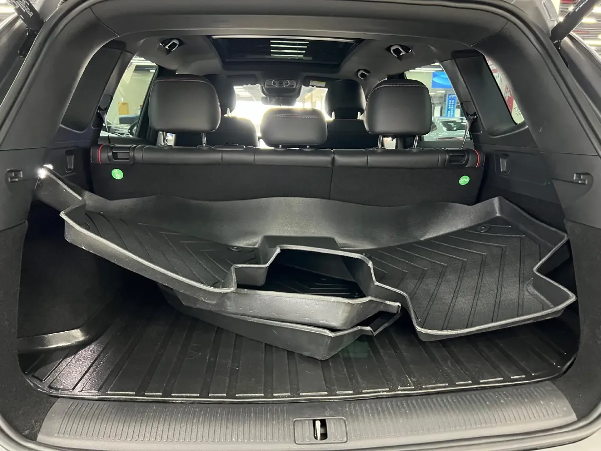 2022 Roewe RX5 MAX 2.0T 231HP L4 8AT,autocango,china used car exporter,china ev exporter,chinese used car exporter,chinese used ev exporter
