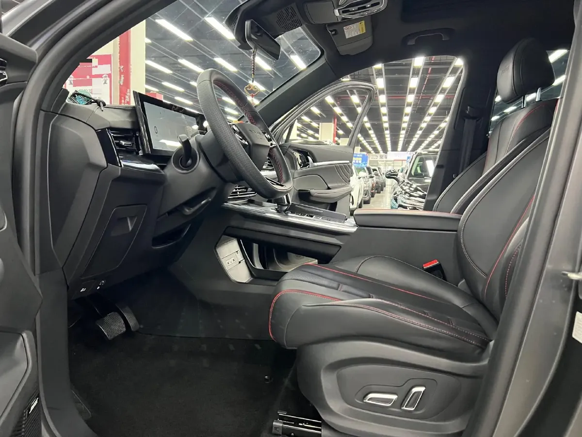 2022 Roewe RX5 MAX 2.0T 231HP L4 8AT,autocango,china used car exporter,china ev exporter,chinese used car exporter,chinese used ev exporter