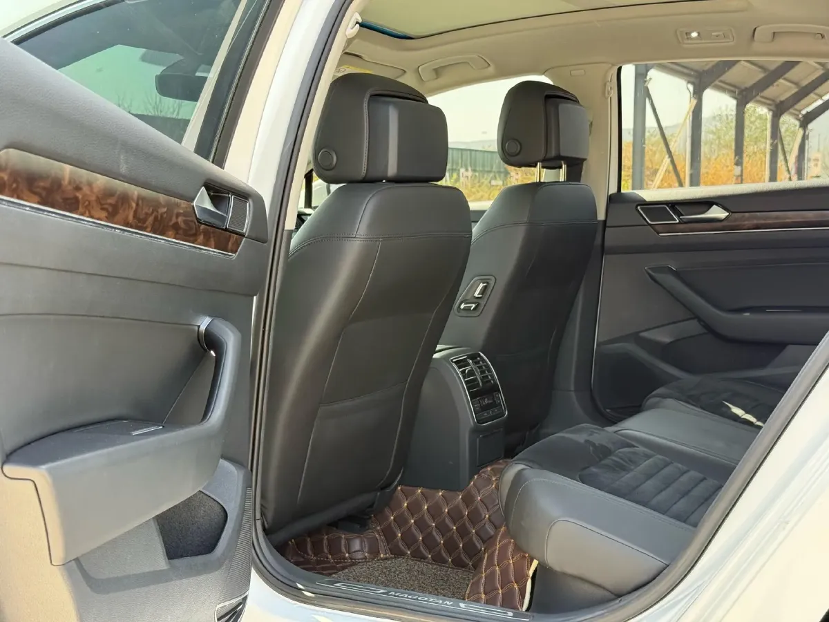 2018 Volkswagen Magotan 1.8T 180HP L4 7DCT,autocango,china used car exporter,china ev exporter,chinese used car exporter,chinese used ev exporter