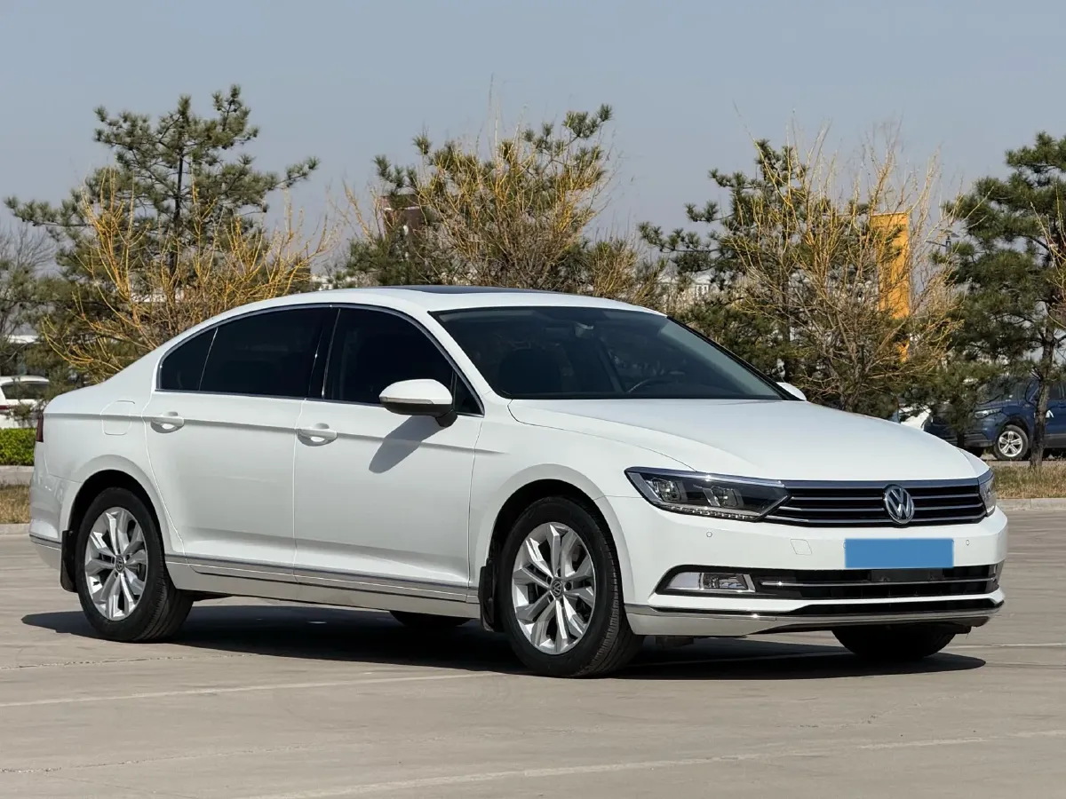 2018 Volkswagen Magotan 1.8T 180HP L4 7DCT,autocango,china used car exporter,china ev exporter,chinese used car exporter,chinese used ev exporter