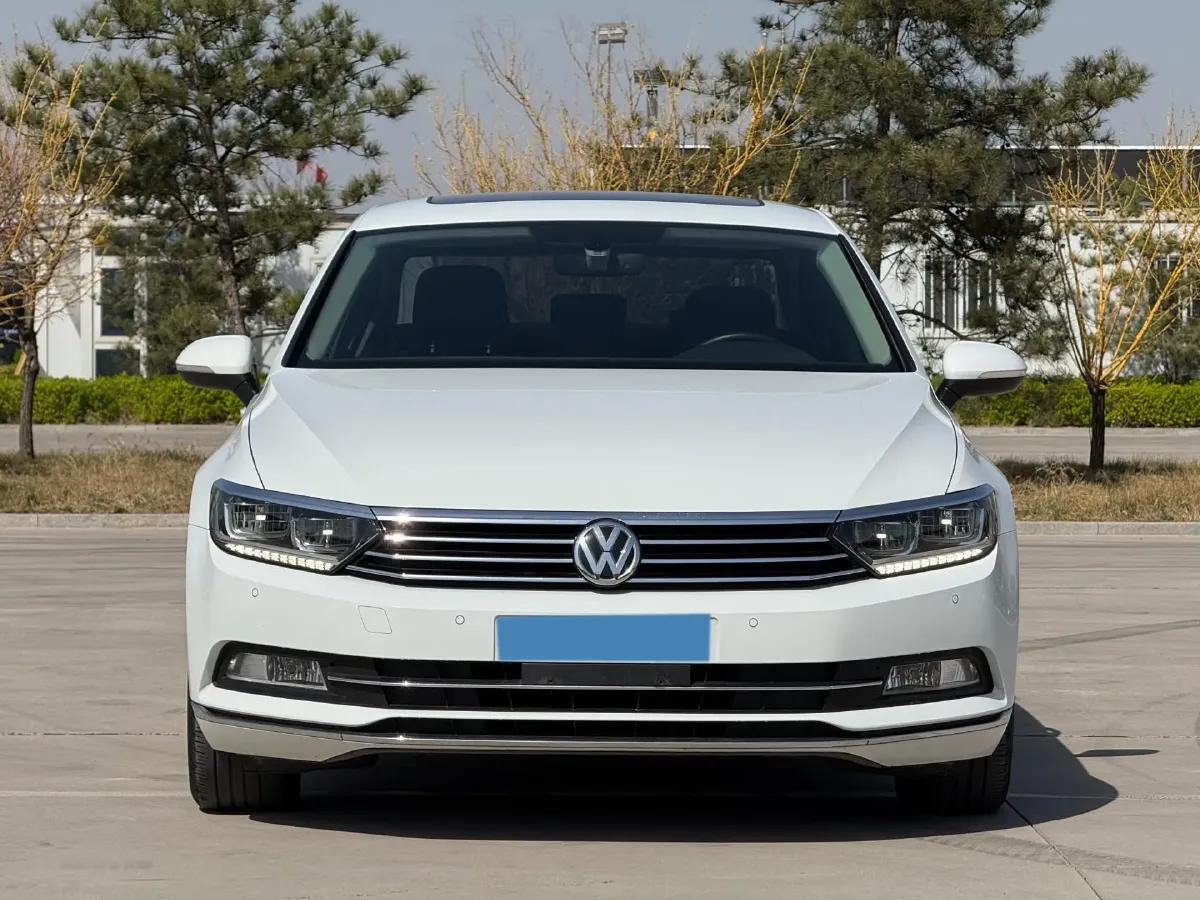 2018 Volkswagen Magotan 1.8T 180HP L4 7DCT,autocango,china used car exporter,china ev exporter,chinese used car exporter,chinese used ev exporter
