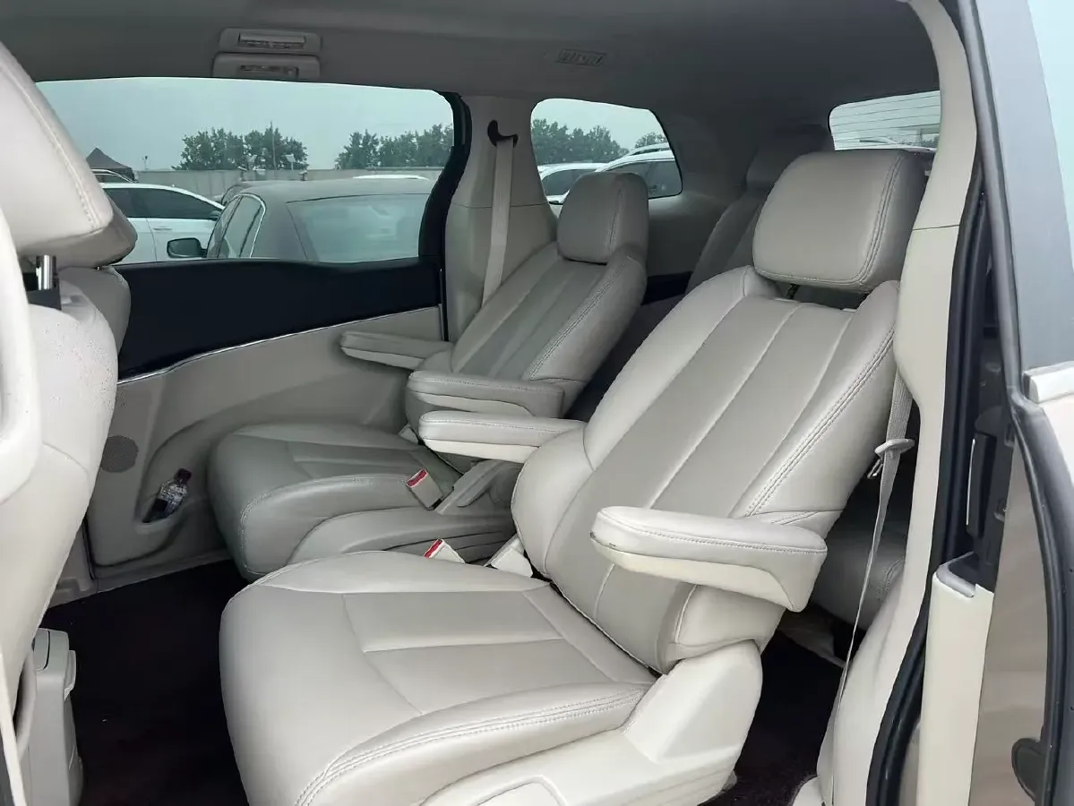 2022 Buick GL8 2.0T 237HP L4 9AT,autocango,china used car exporter,china ev exporter,chinese used car exporter,chinese used ev exporter