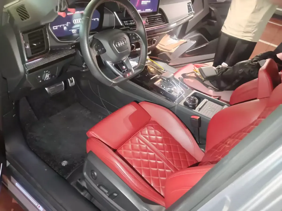 2021 Audi SQ5 3.0T 354HP V6 8AT,autocango,china used car exporter,china ev exporter,chinese used car exporter,chinese used ev exporter