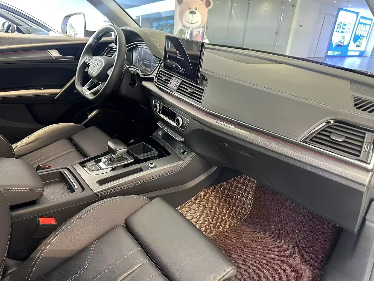 2022 Audi Q5L 2.0T 190HP L4 7DCT,autocango,china used car exporter,china ev exporter,chinese used car exporter,chinese used ev exporter