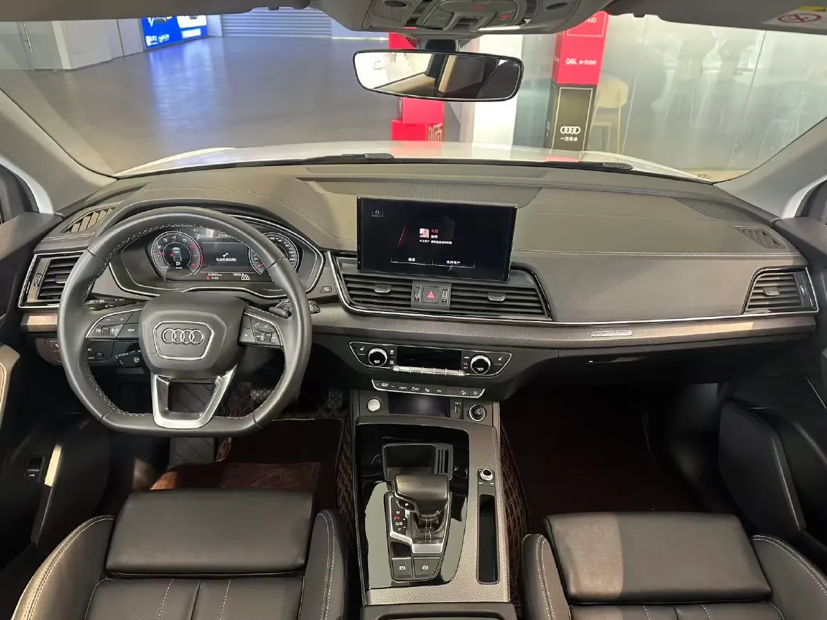 2022 Audi Q5L 2.0T 190HP L4 7DCT,autocango,china used car exporter,china ev exporter,chinese used car exporter,chinese used ev exporter