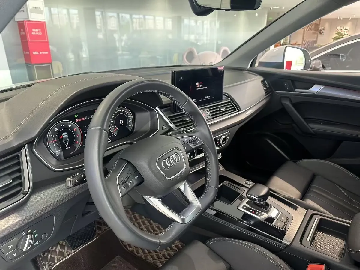 2022 Audi Q5L 2.0T 190HP L4 7DCT,autocango,china used car exporter,china ev exporter,chinese used car exporter,chinese used ev exporter