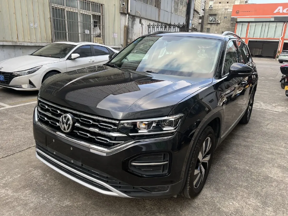 2019 Jeep Cherokee 2.0T 234HP L4 9AT,autocango,china used car exporter,china ev exporter,chinese used car exporter,chinese used ev exporter
