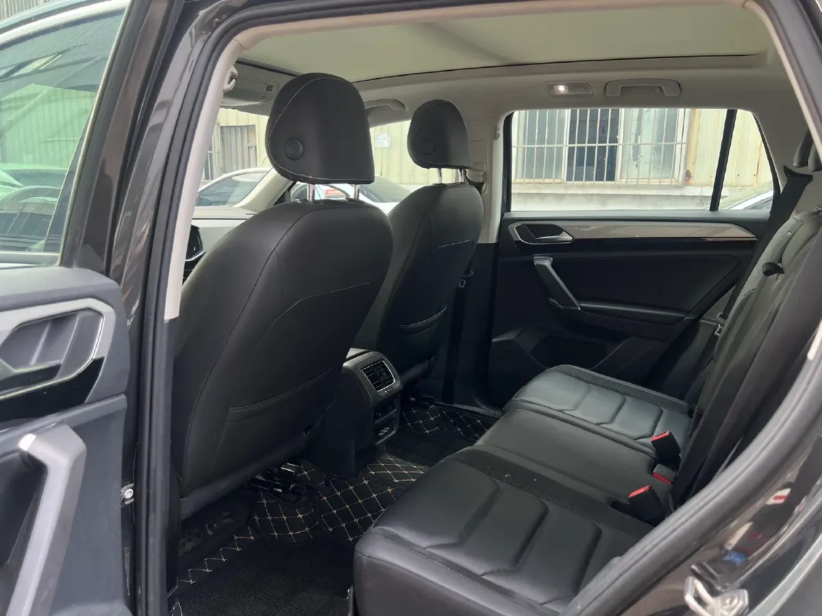 2019 Jeep Cherokee 2.0T 234HP L4 9AT,autocango,china used car exporter,china ev exporter,chinese used car exporter,chinese used ev exporter