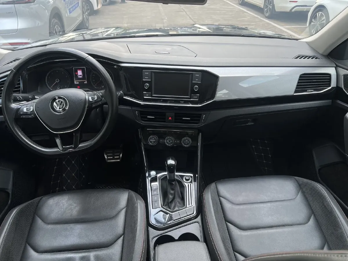 2019 Jeep Cherokee 2.0T 234HP L4 9AT,autocango,china used car exporter,china ev exporter,chinese used car exporter,chinese used ev exporter