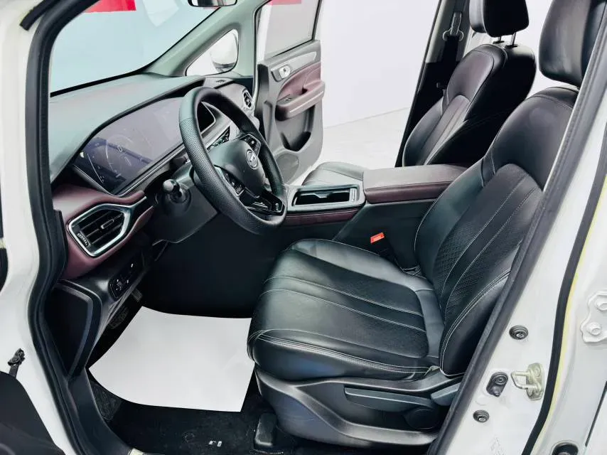 2021 GAC Trumpchi M6 1.5T 169HP L4 7DCT,autocango,china used car exporter,china ev exporter,chinese used car exporter,chinese used ev exporter
