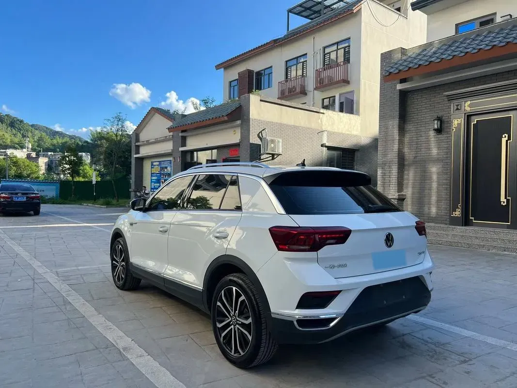 2022 Volkswagen T-Roc 1.4T 150HP L4 7DCT,autocango,china used car exporter,china ev exporter,chinese used car exporter,chinese used ev exporter