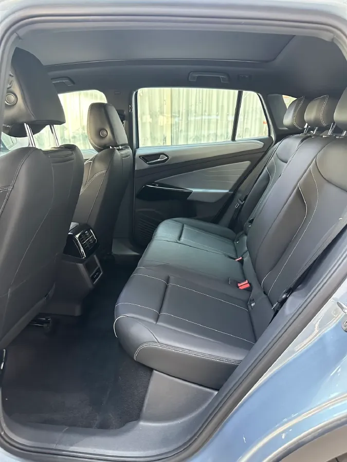 2025 Volkswagen ID.4 X BEV 52.8KWH,autocango,china used car exporter,china ev exporter,chinese used car exporter,chinese used ev exporter