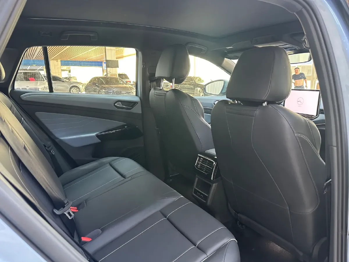 2025 Volkswagen ID.4 X BEV 52.8KWH,autocango,china used car exporter,china ev exporter,chinese used car exporter,chinese used ev exporter